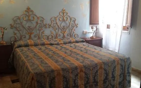 Antica Torre מלון 3*